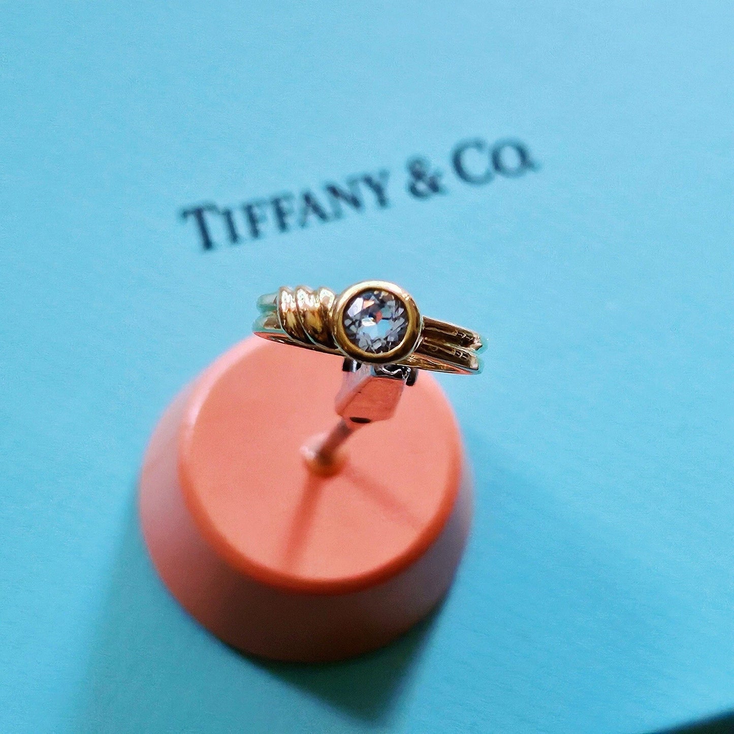 Vintage Tiffany & Co. 18k Yellow Gold Aquamarine Benzel Set Ring