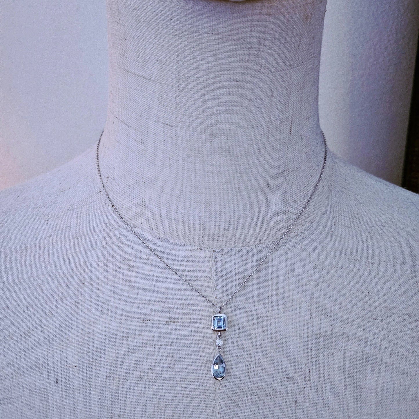 $4,000 Tiffany & Co. 18k WG 1.59ctw Aquamarine & Diamond Lariat Pendant Necklace