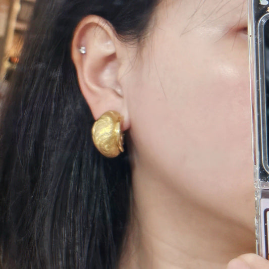 RARE Vintage 1990s Tiffany & Co. 18k Yellow Gold Textured Clip Hoop Earrings