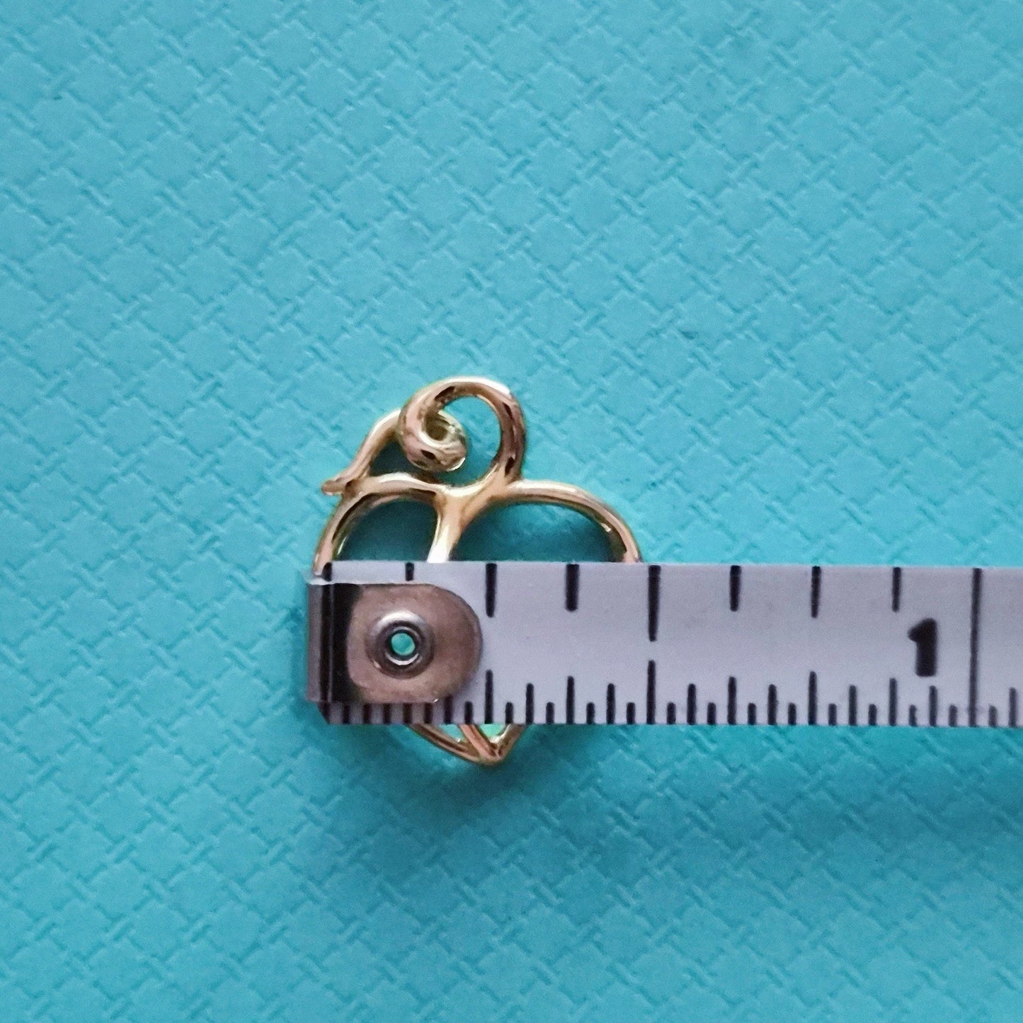 RARE Vintage 1980 Tiffany & Co. Paloma Picasso 18k Yellow Gold Open Heart Pendant