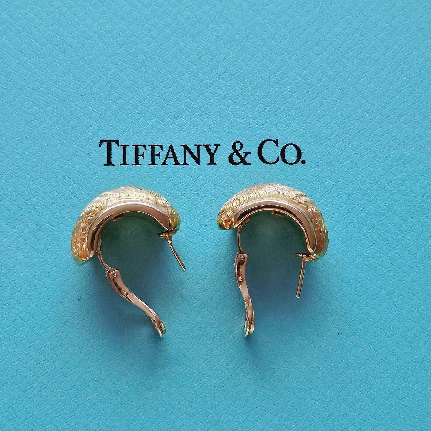 RARE Vintage 1990s Tiffany & Co. 18k Yellow Gold Textured Clip Hoop Earrings