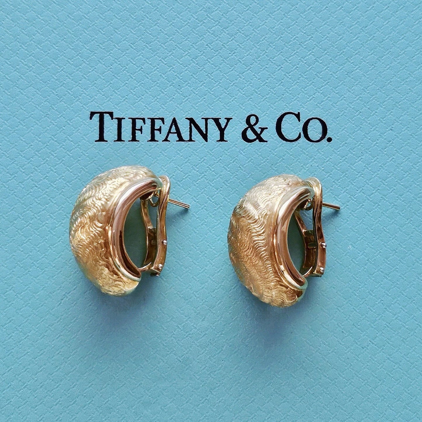 RARE Vintage 1990s Tiffany & Co. 18k Yellow Gold Textured Clip Hoop Earrings