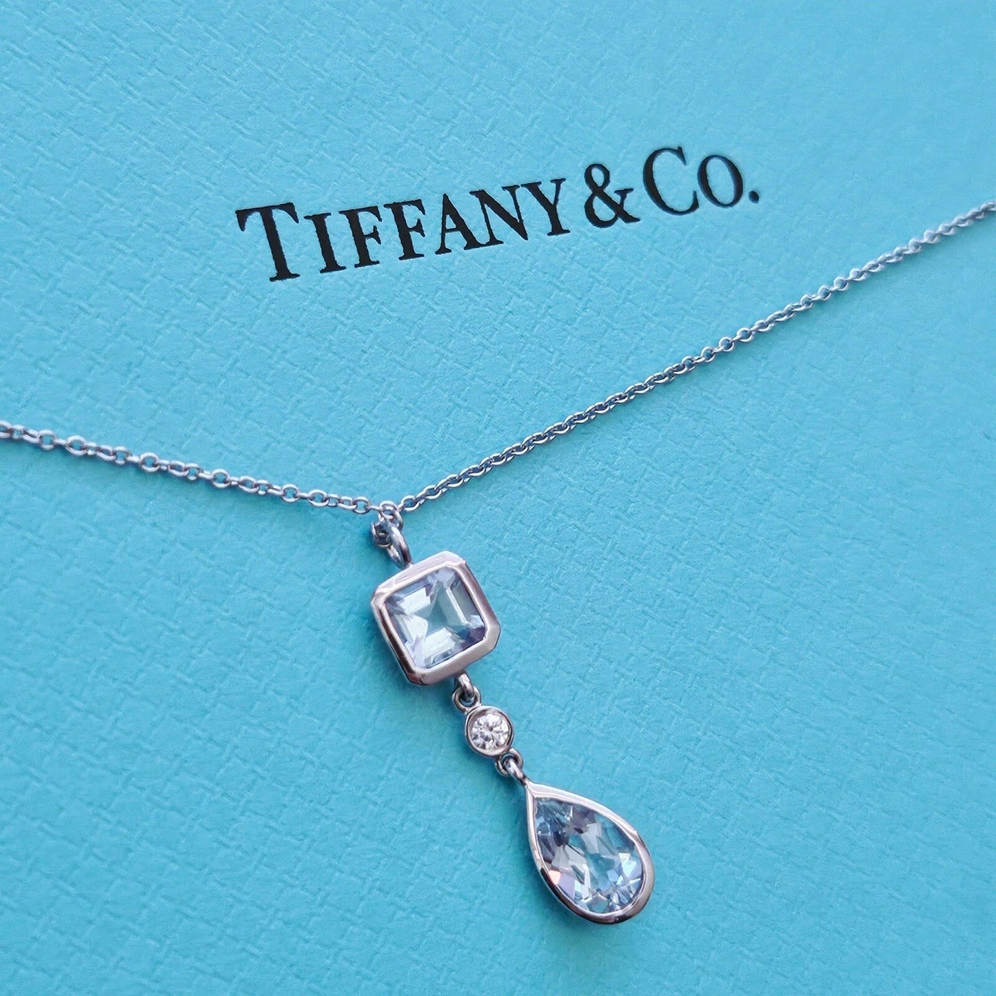 $4,000 Tiffany & Co. 18k WG 1.59ctw Aquamarine & Diamond Lariat Pendant Necklace