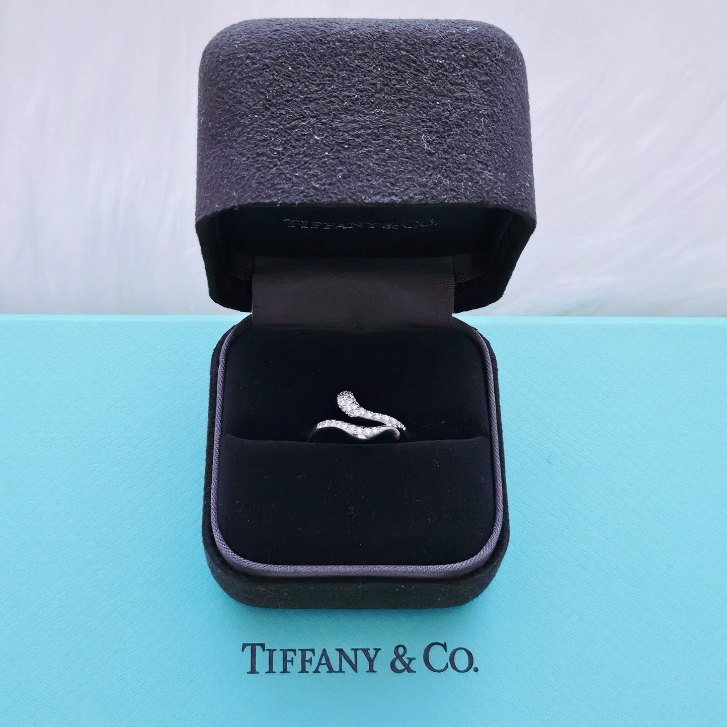 RARE Vintage Tiffany & Co. Elsa Peretti Platinum Diamond Snake Wrap Ring Band