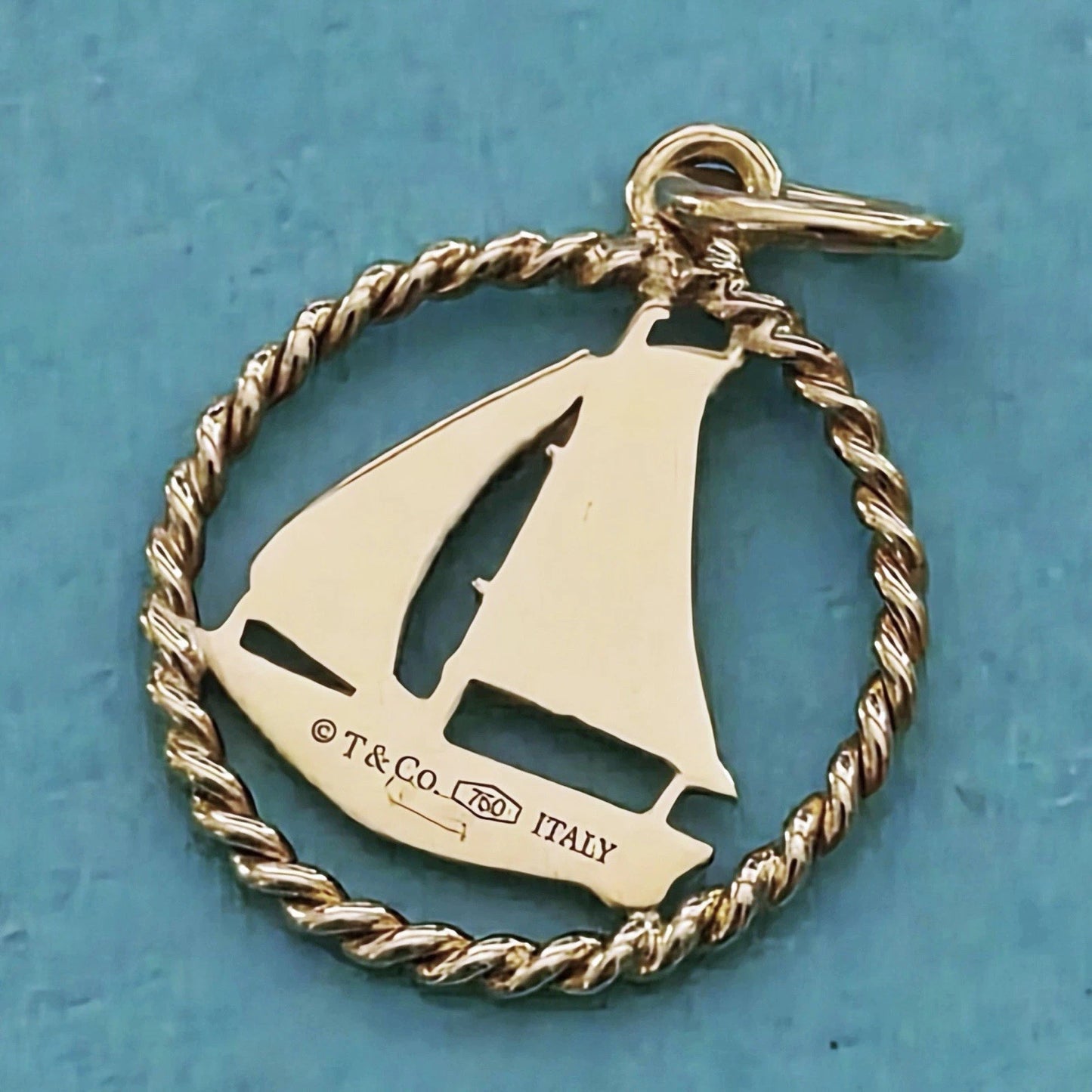 RARE Tiffany & Co. 18k Yellow Gold Sailboat Boat Twist Circle Charm Pendant
