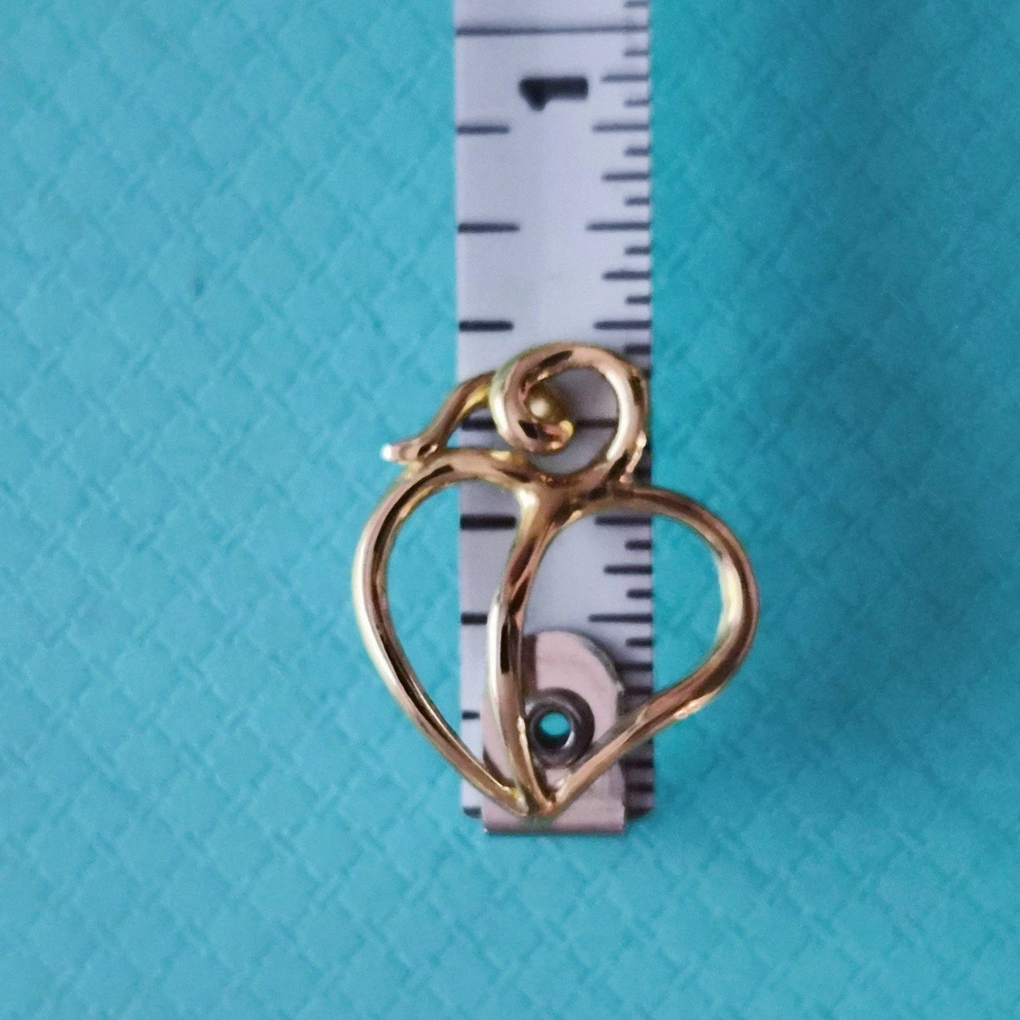 RARE Vintage 1980 Tiffany & Co. Paloma Picasso 18k Yellow Gold Open Heart Pendant