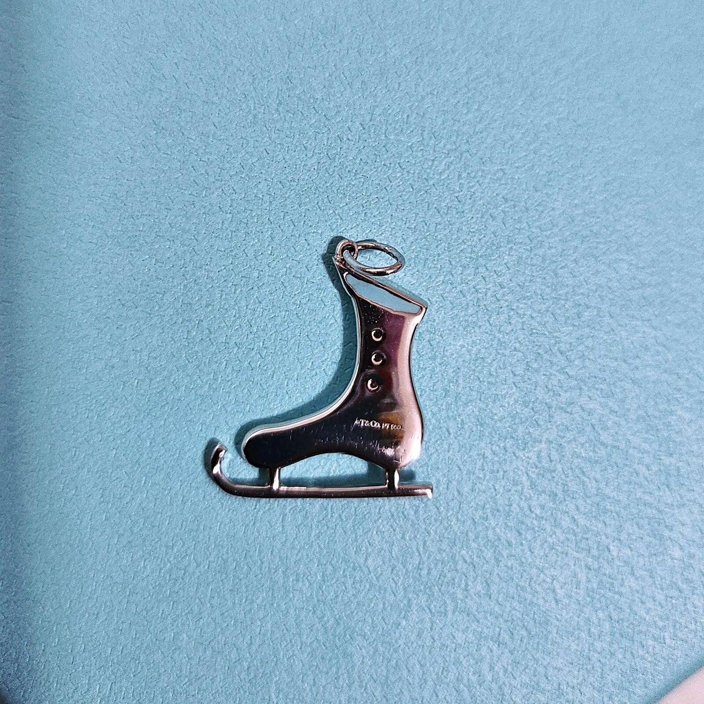 RARE Tiffany & Co. Ice Skates Shoes Platinum Diamond White Enamel Charm Pendant