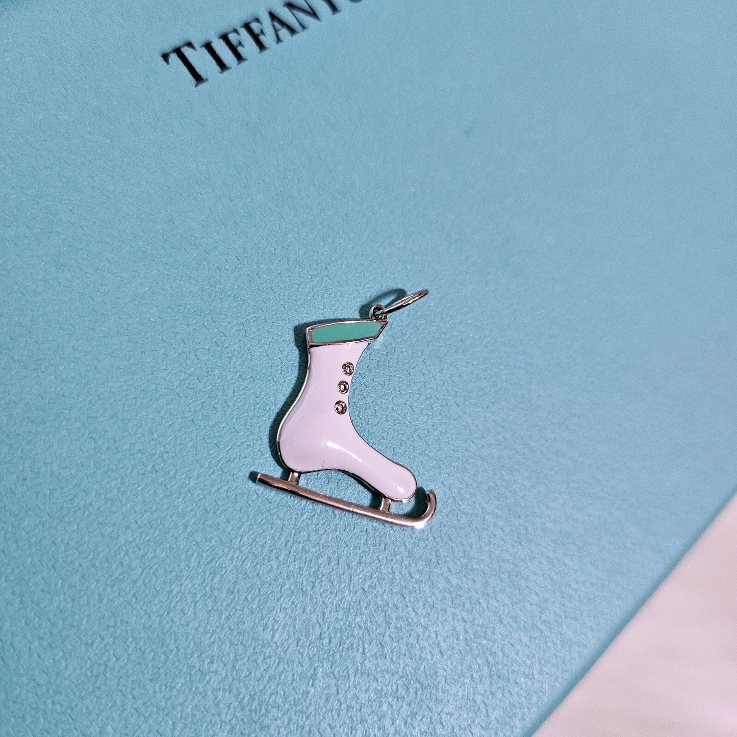 RARE Tiffany & Co. Ice Skates Shoes Platinum Diamond White Enamel Charm Pendant