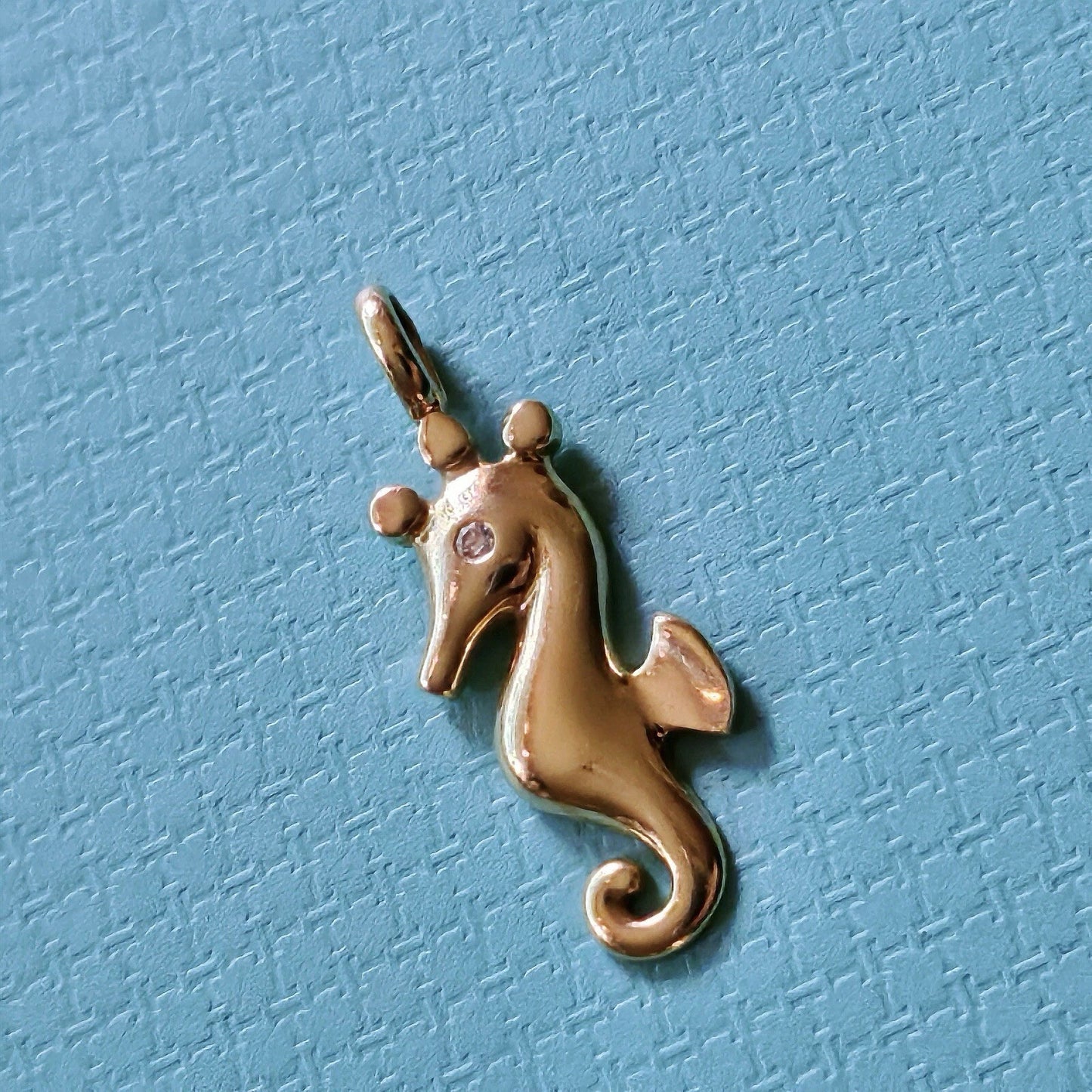EXTREMELY RARE Tiffany & Co. 18k Yellow Gold Diamond Seahorse Charm Pendant