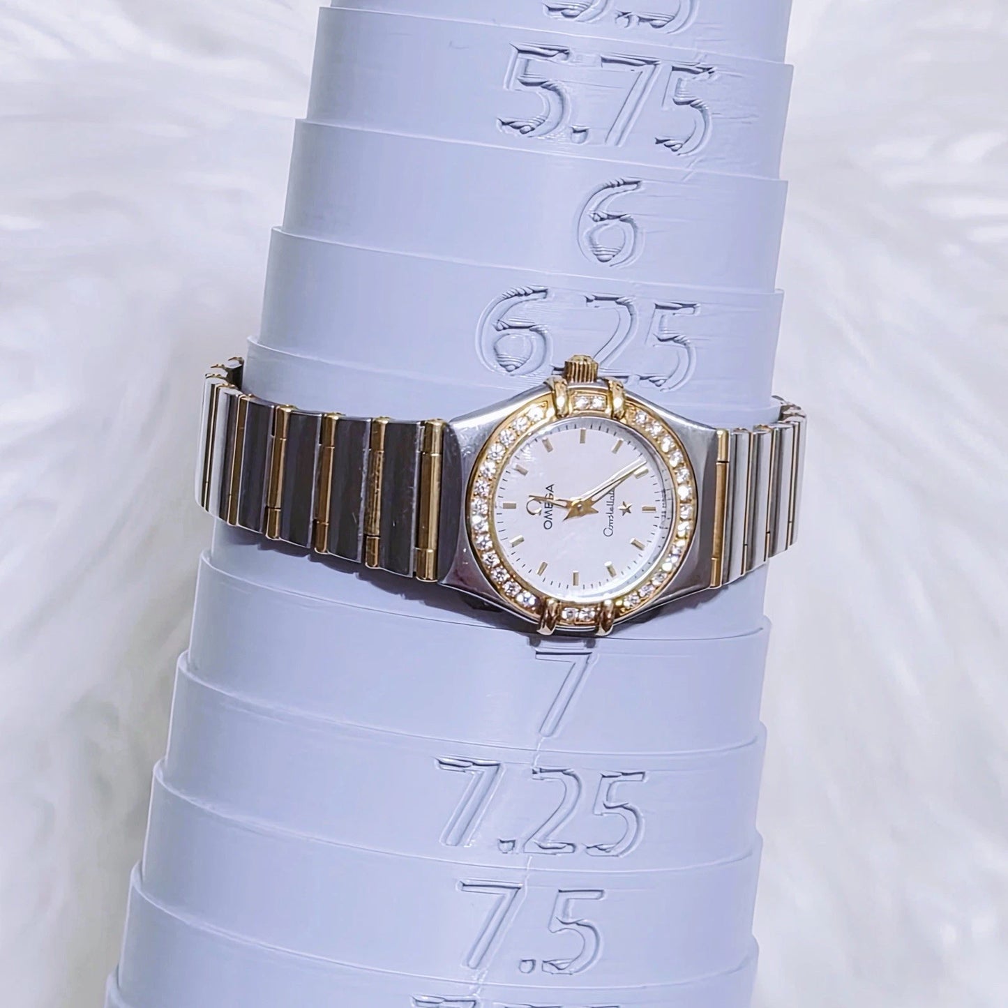 RARE Vintage Omega Constellation 2 Tone 18k SS Diamond Bezel Quartz Watch