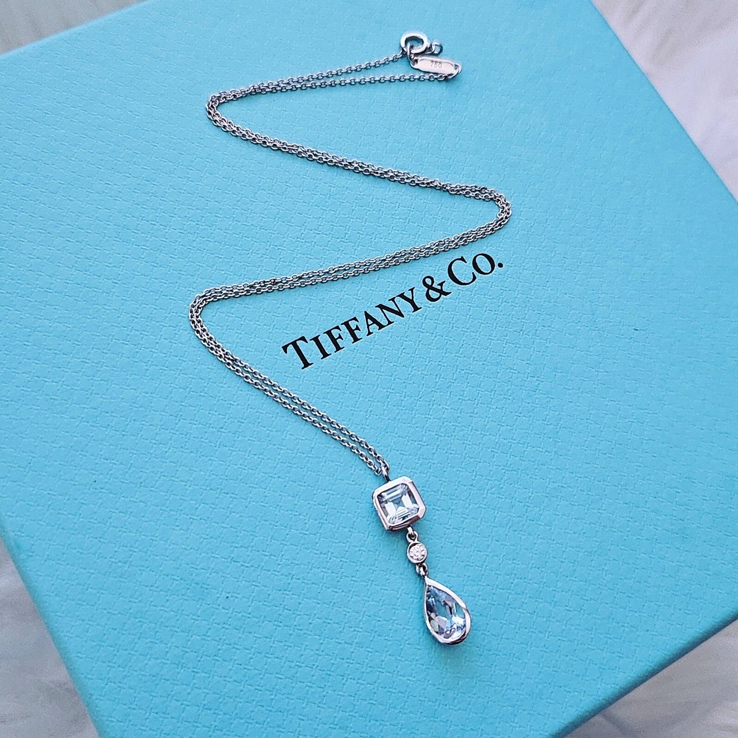 $4,000 Tiffany & Co. 18k WG 1.59ctw Aquamarine & Diamond Lariat Pendant Necklace