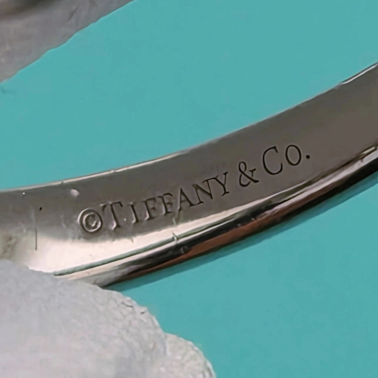 $12,300 Tiffany & Co. Embrace Half Circle Platinum .91 ct 3.5mm Wedding Ring