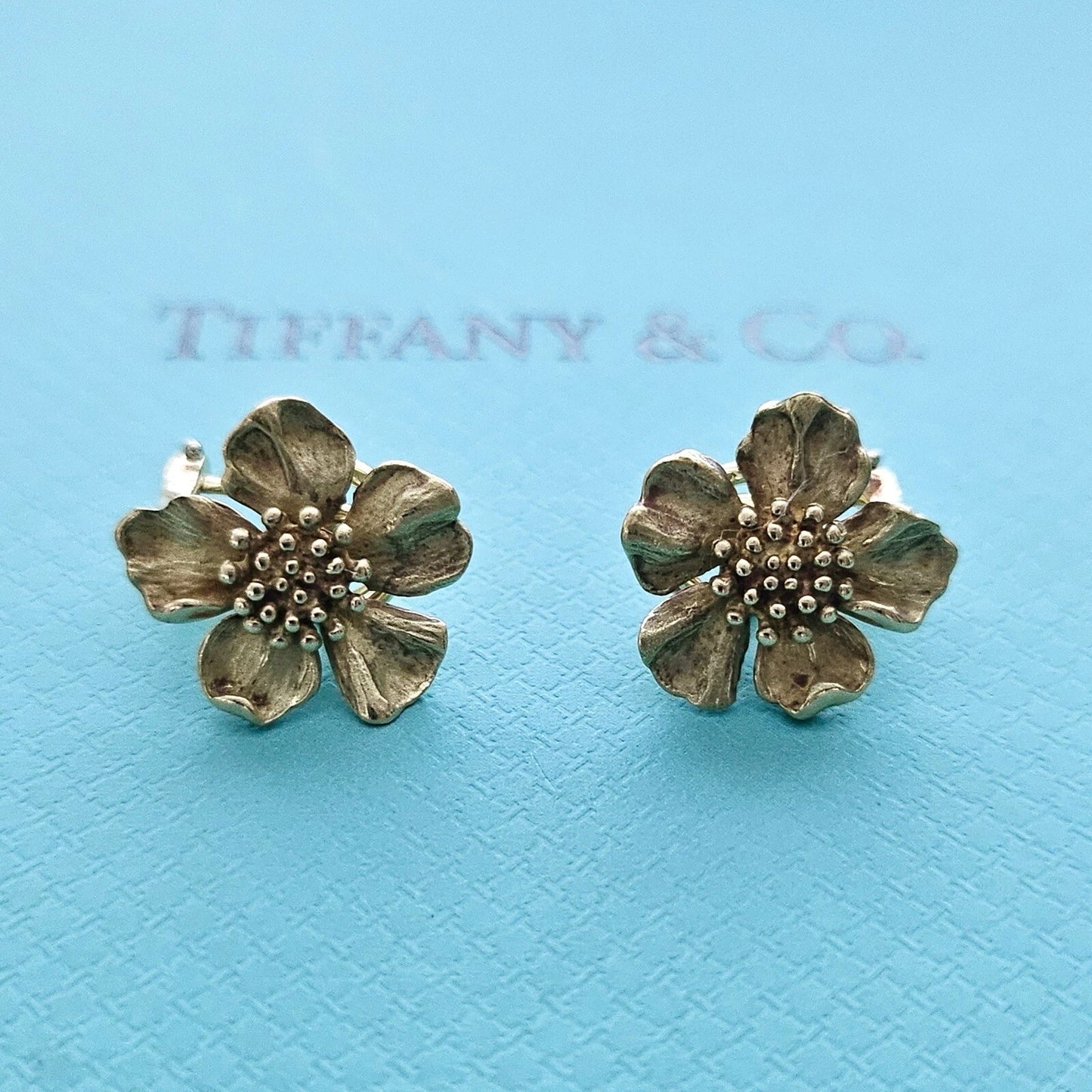 RARE Vintage Tiffany & Co. 18k Yellow Gold Wild Rose Dogwood Flower Earrings
