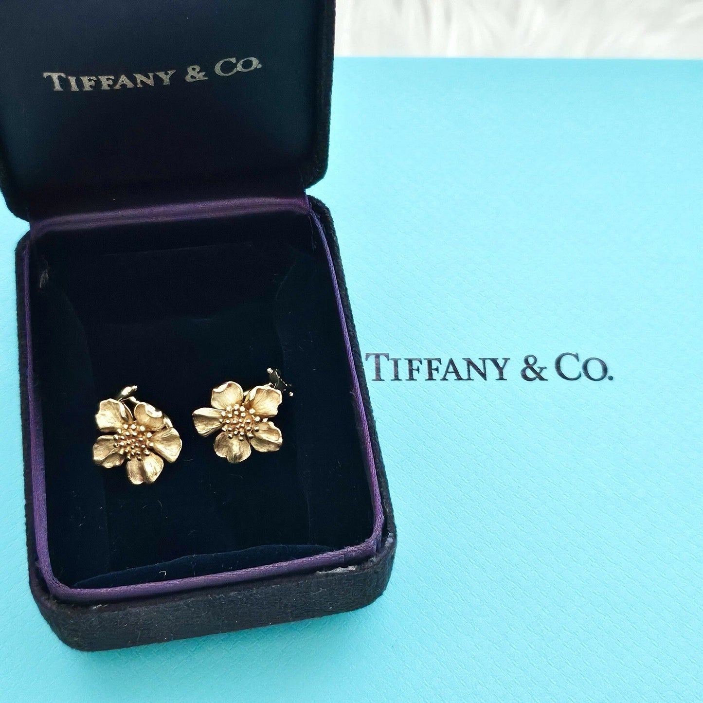 RARE Vintage Tiffany & Co. 18k Yellow Gold Wild Rose Dogwood Flower Earrings
