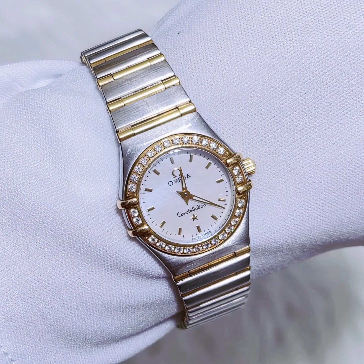 RARE Vintage Omega Constellation 2 Tone 18k SS Diamond Bezel Quartz Watch