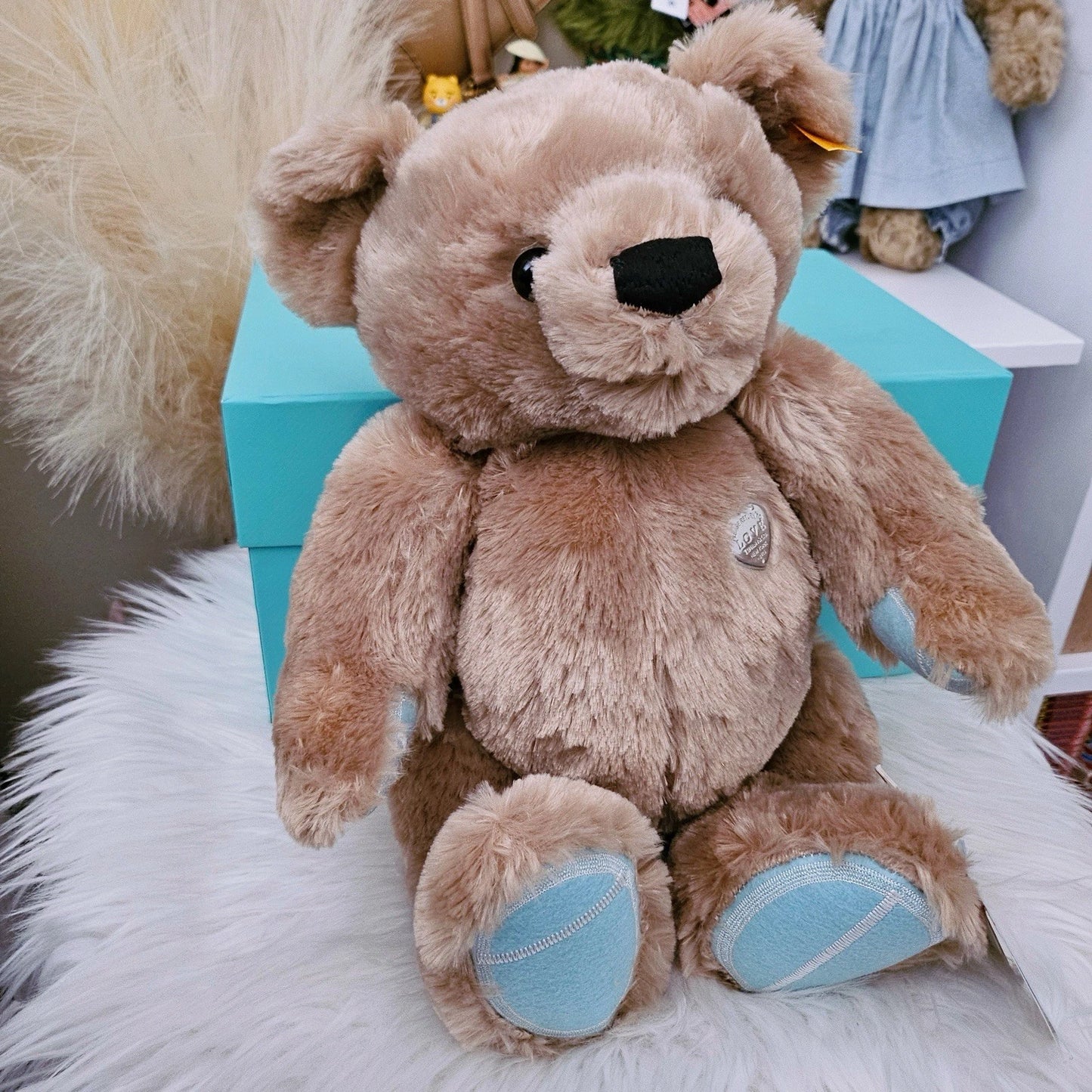 BNIB Tiffany & Co. x Steiff Return To Tiffany® “Love” Holiday Mohair Teddy Bear