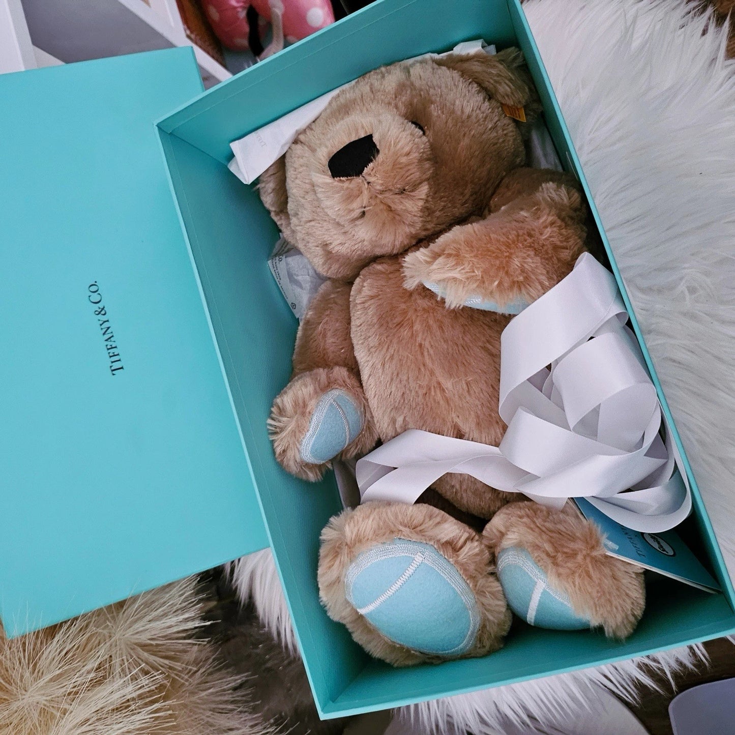 BNIB Tiffany & Co. x Steiff Return To Tiffany® “Love” Holiday Mohair Teddy Bear