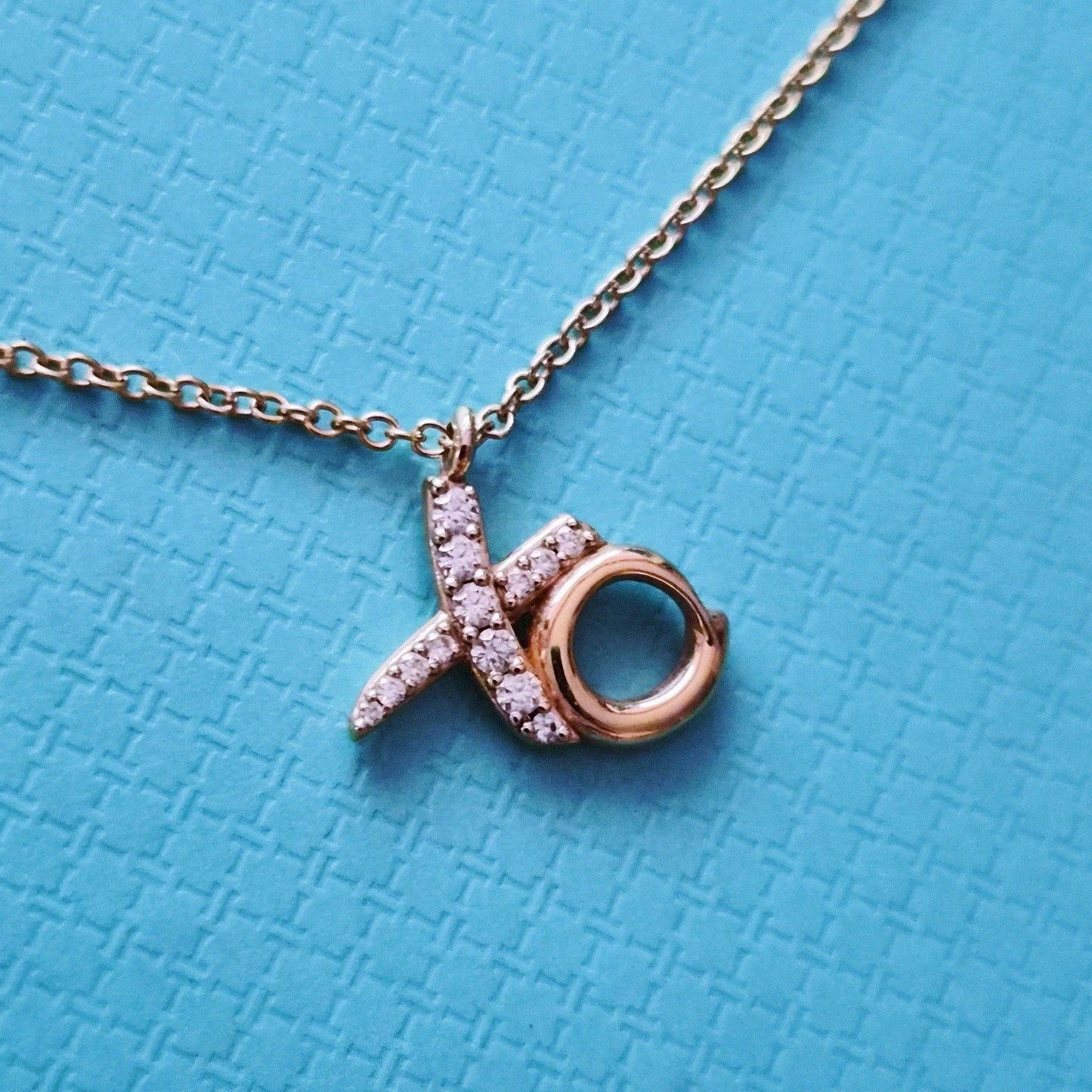 Tiffany & Co. Paloma Picasso Love & Kisses ‘XO’ 18k Diamond Pendant Necklace 16”