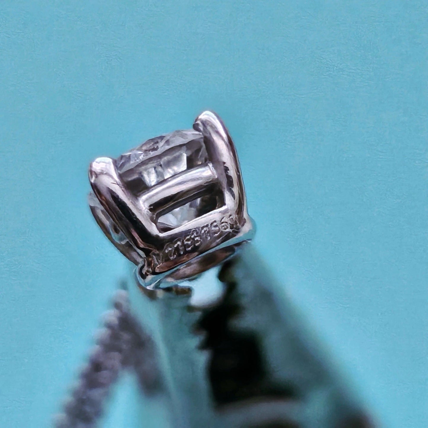 $4,510 Tiffany & Co. Round Brilliant Diamond Solitaire 0.36 ct Platinum Necklace