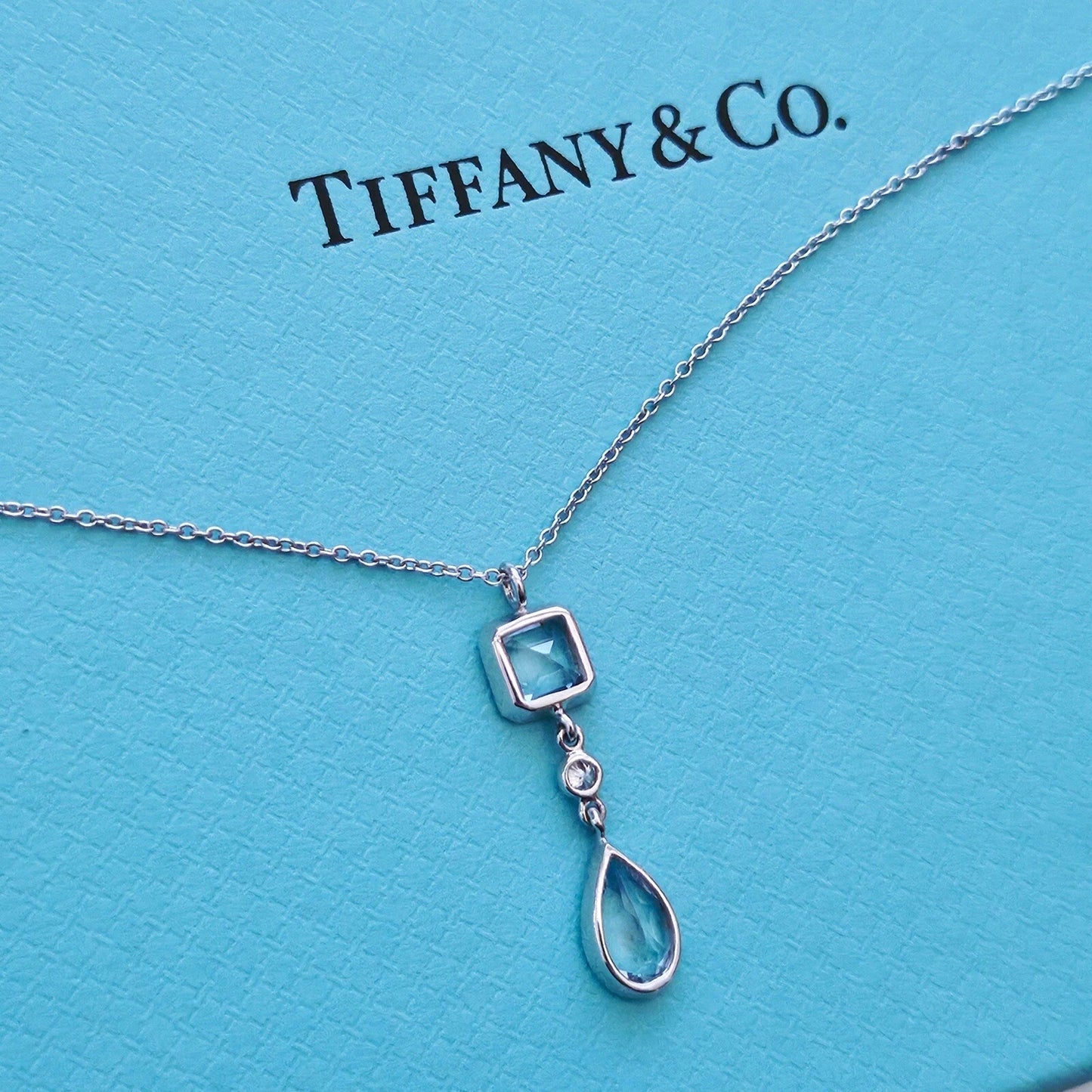 $4,000 Tiffany & Co. 18k WG 1.59ctw Aquamarine & Diamond Lariat Pendant Necklace
