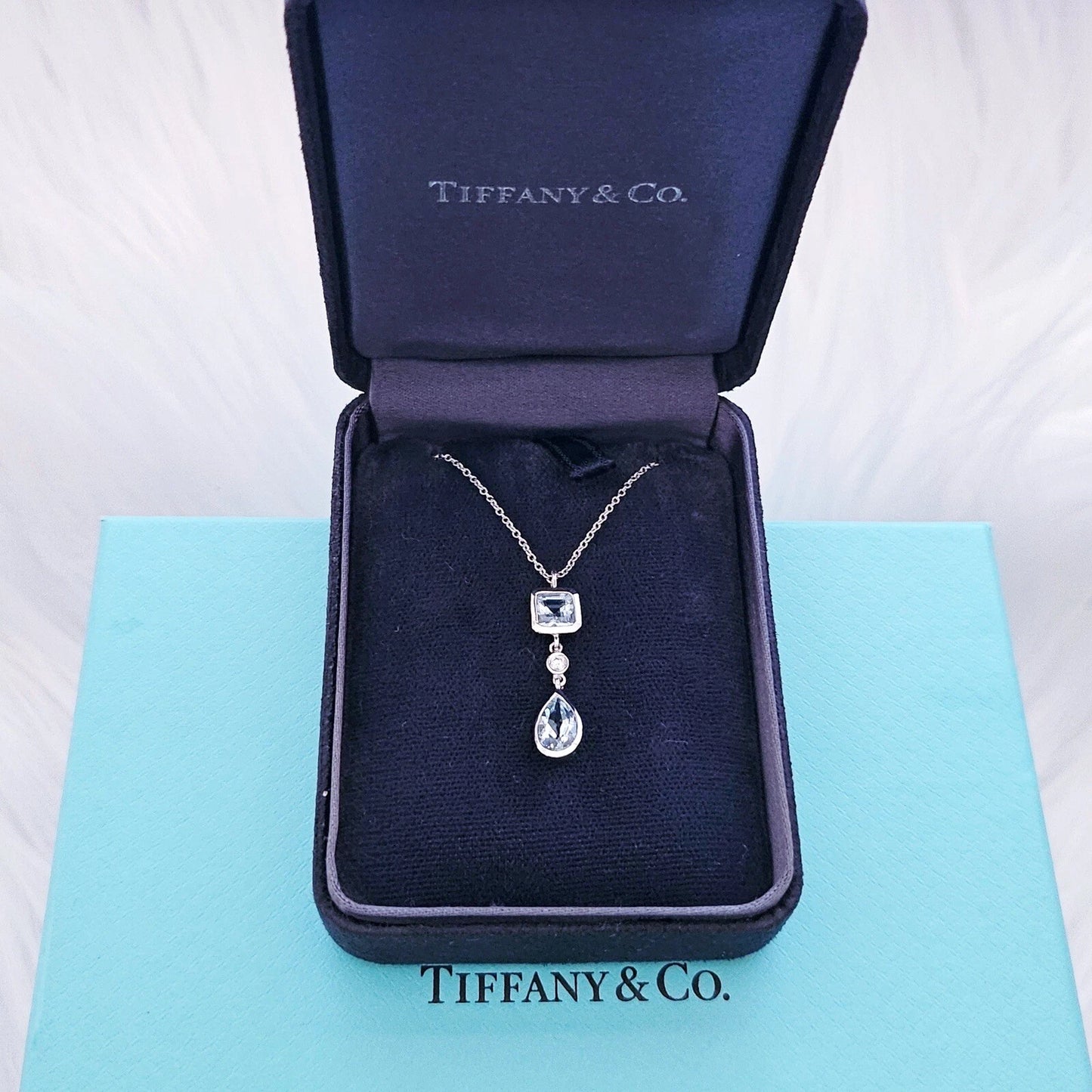 $4,000 Tiffany & Co. 18k WG 1.59ctw Aquamarine & Diamond Lariat Pendant Necklace